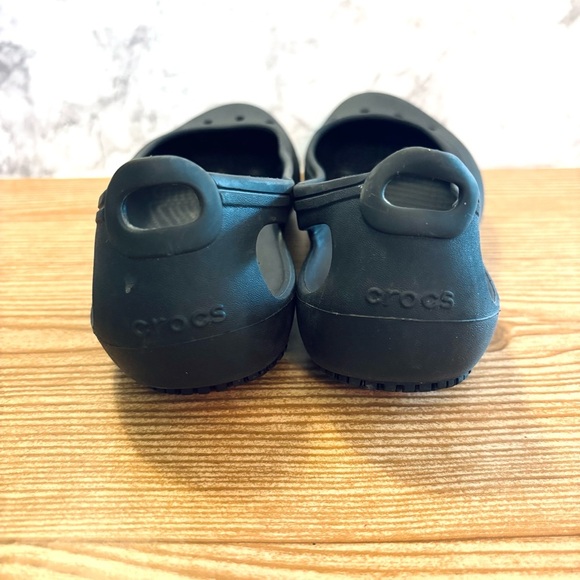 Crocs Black Waterproof Flats Women’s Size 8 - Picture 5 of 6